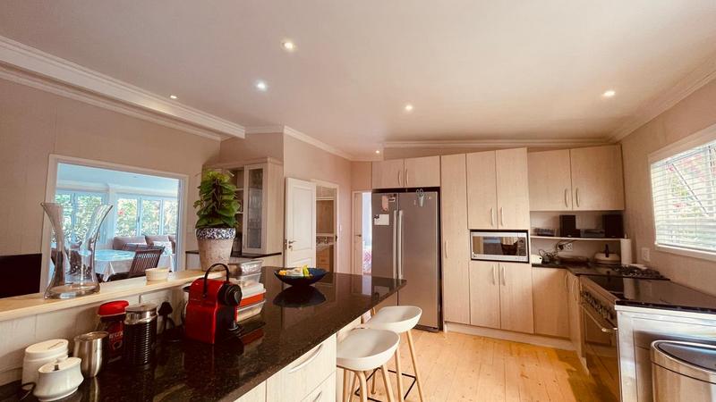 To Let 4 Bedroom Property for Rent in Keurbooms River Western Cape